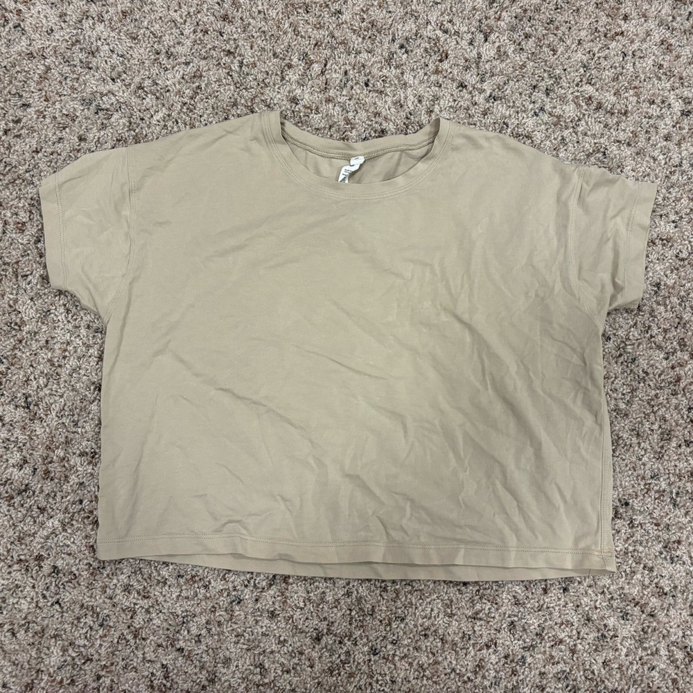 Lululemon Cropped Workout Tee in Beige